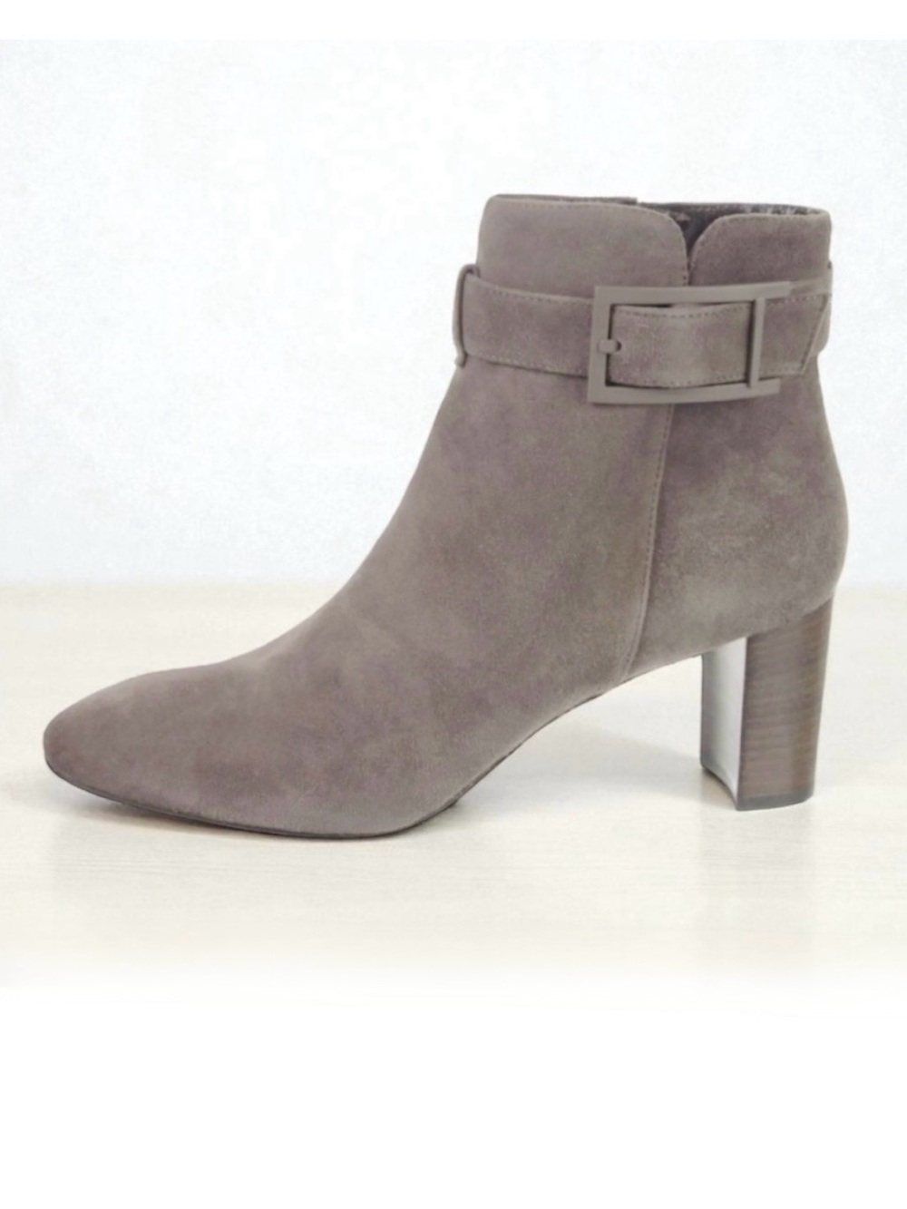 NWOT Aquatalia Suede Ankle Booties